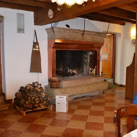 Al Hotel
